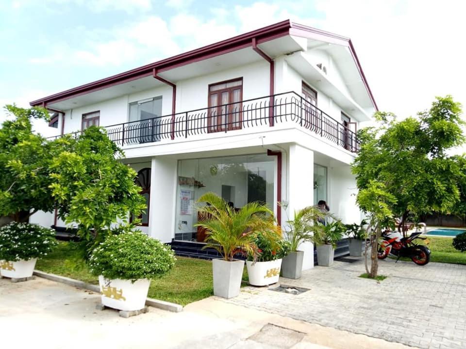 Sea Lagoon Beach Hotel 亭可马里 外观 照片