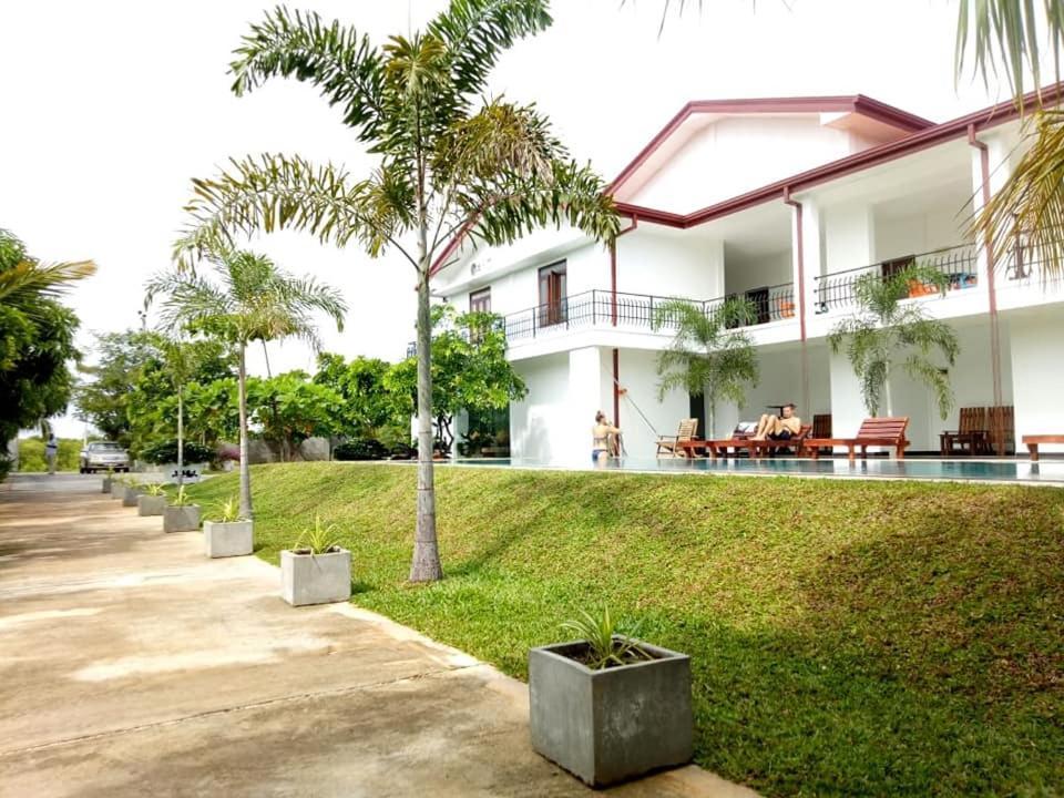 Sea Lagoon Beach Hotel 亭可马里 外观 照片
